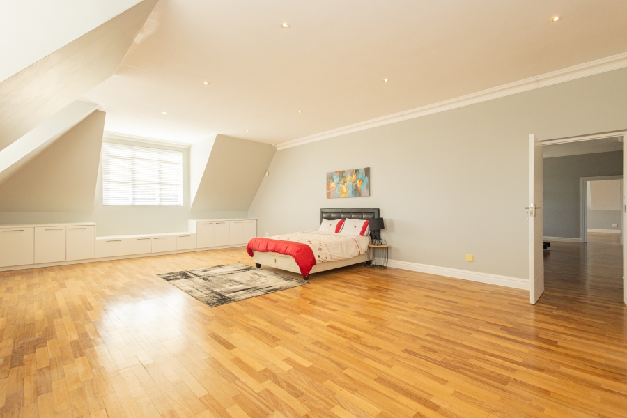 7 Bedroom Property for Sale in Flamingo Vlei Western Cape